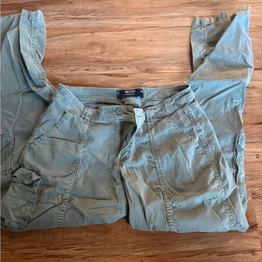 Hollister Low-Rise Baggy Pants in Olive Green